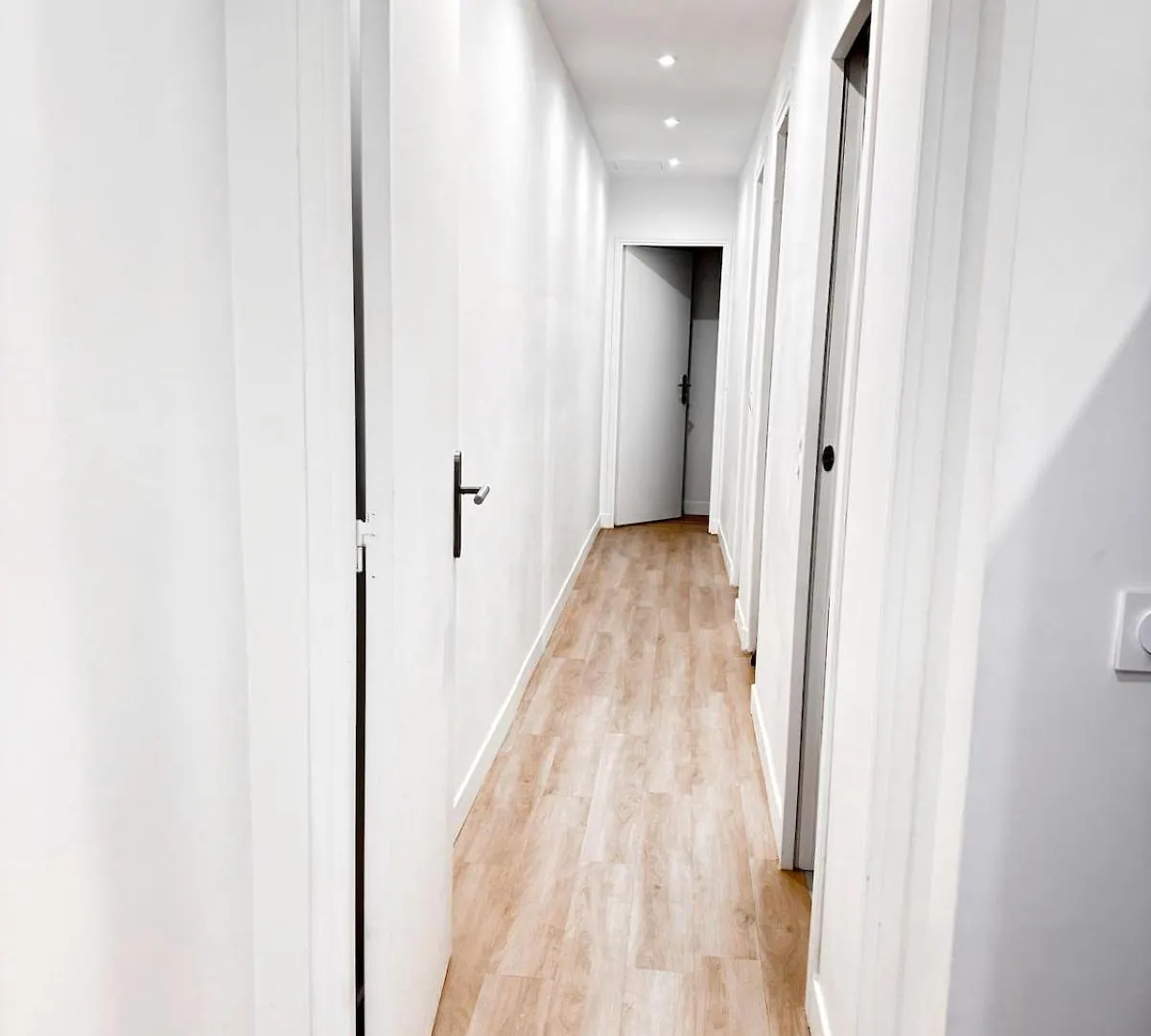 Beautiful 2 Bedroom Haussmann Apartment Parigi Francia